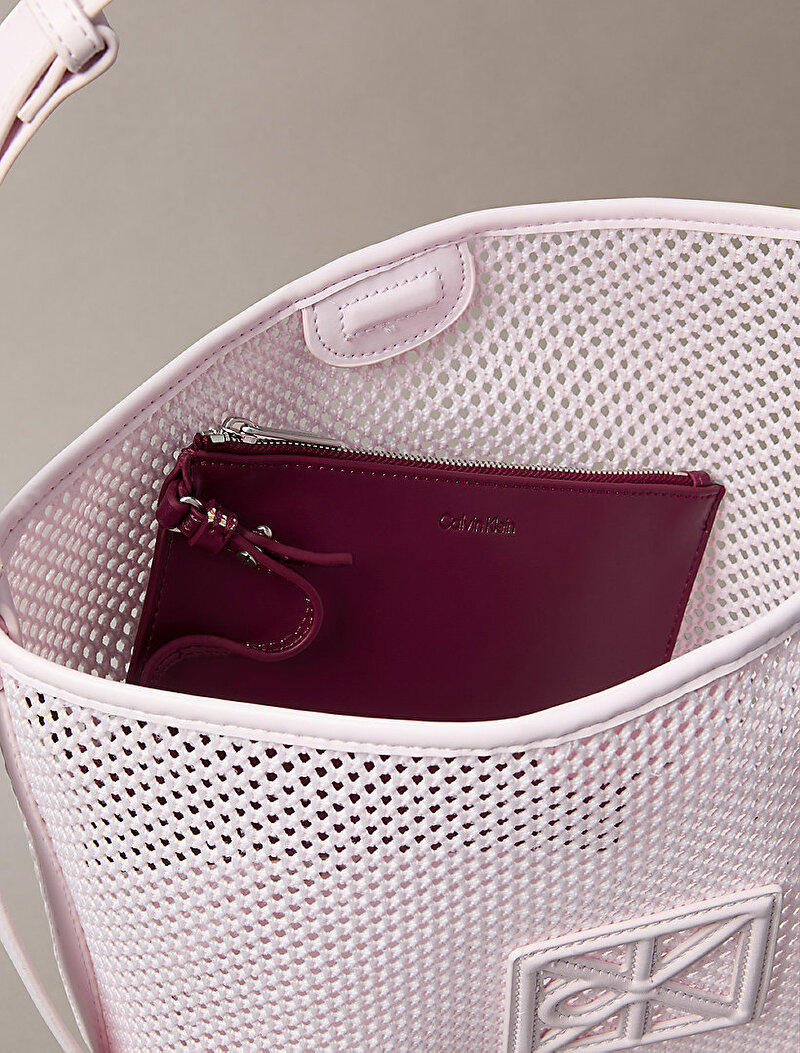 Calvin Klein Pembe Renkli Kadın Emblem Mesh Bucket Çanta