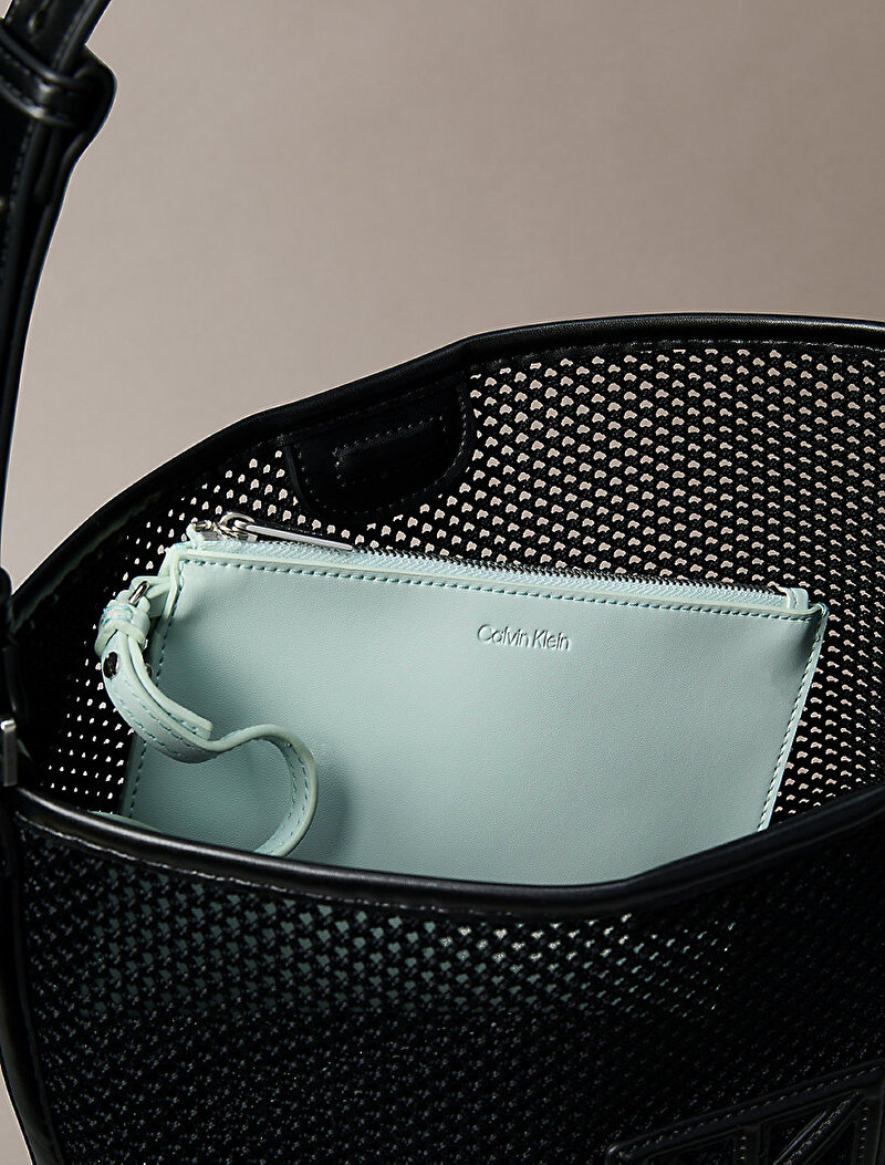 Calvin Klein Siyah Renkli Kadın Emblem Mesh Bucket Çanta
