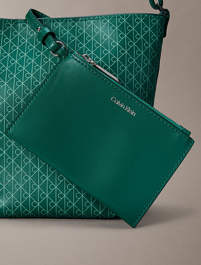 Calvin Klein Yeşil Renkli Kadın Emblem Bucket Çanta
