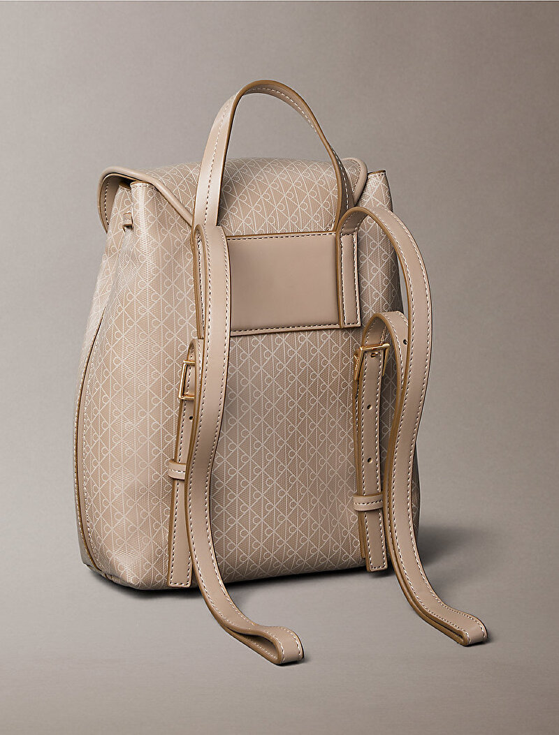 Calvin Klein Bej Renkli Kadın Emblem Mini Sırt Çantası