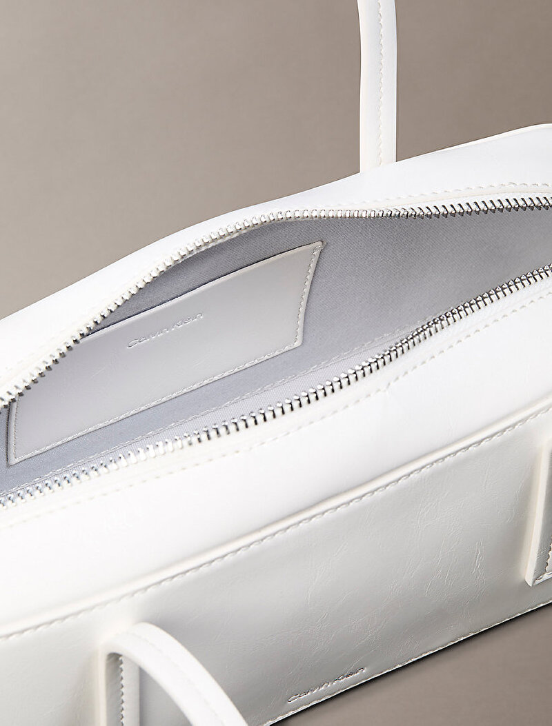 Calvin Klein Beyaz Renkli Kadın Foil Logo Glossy Omuz Çantası