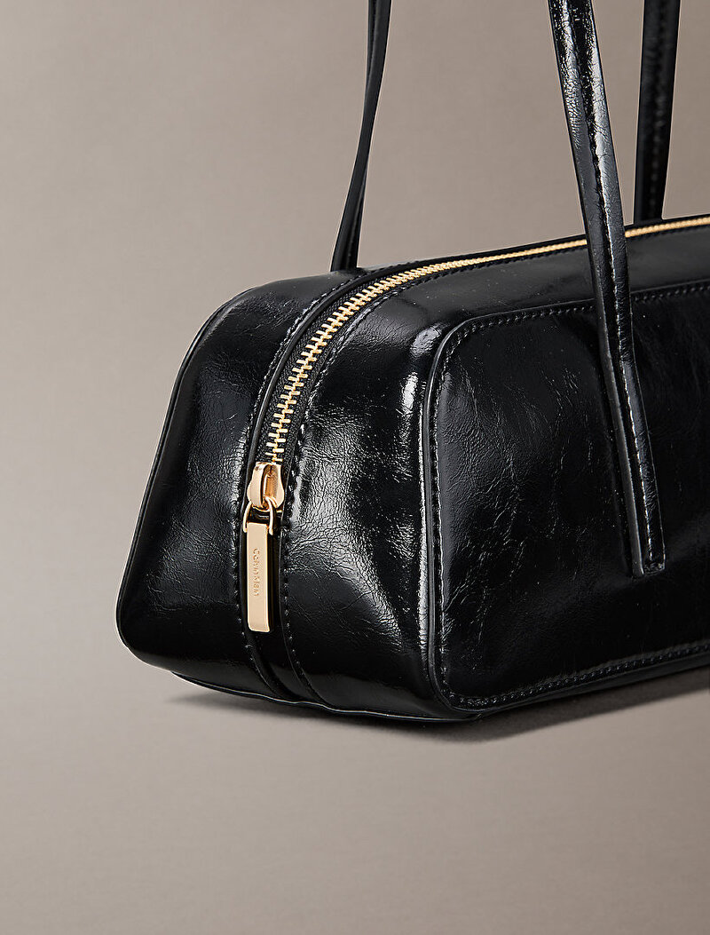 Calvin Klein Siyah Renkli Kadın Foil Logo Glossy Omuz Çantası