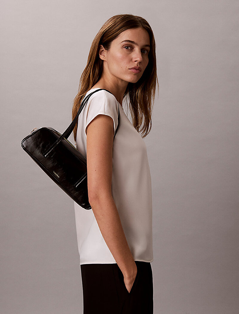 Calvin Klein Siyah Renkli Kadın Foil Logo Glossy Omuz Çantası