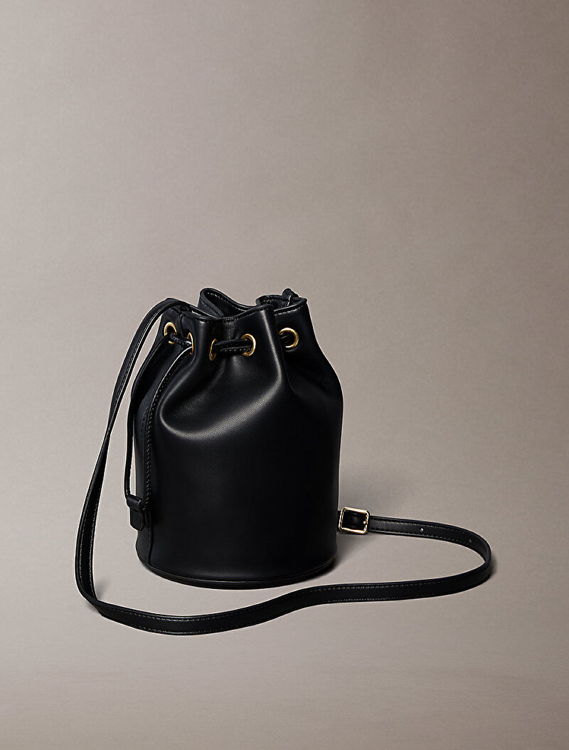 Calvin Klein Siyah Renkli Kadın Bold Ck Small Bucket Çanta