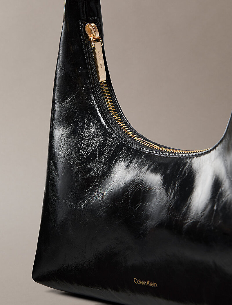 Calvin Klein Siyah Renkli Kadın Foil Logo Glossy Omuz Çantası