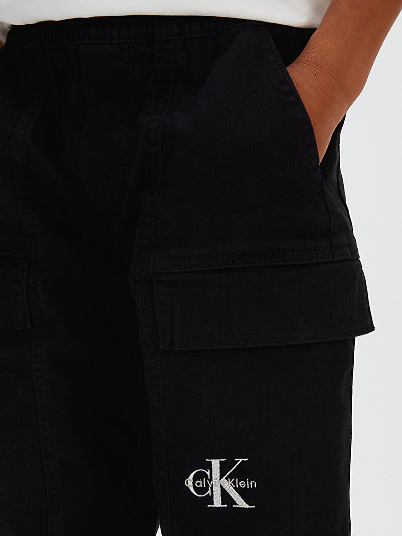 Calvin Klein Siyah Renkli Erkek Çocuk Essential Cargo Jogger Pantolon