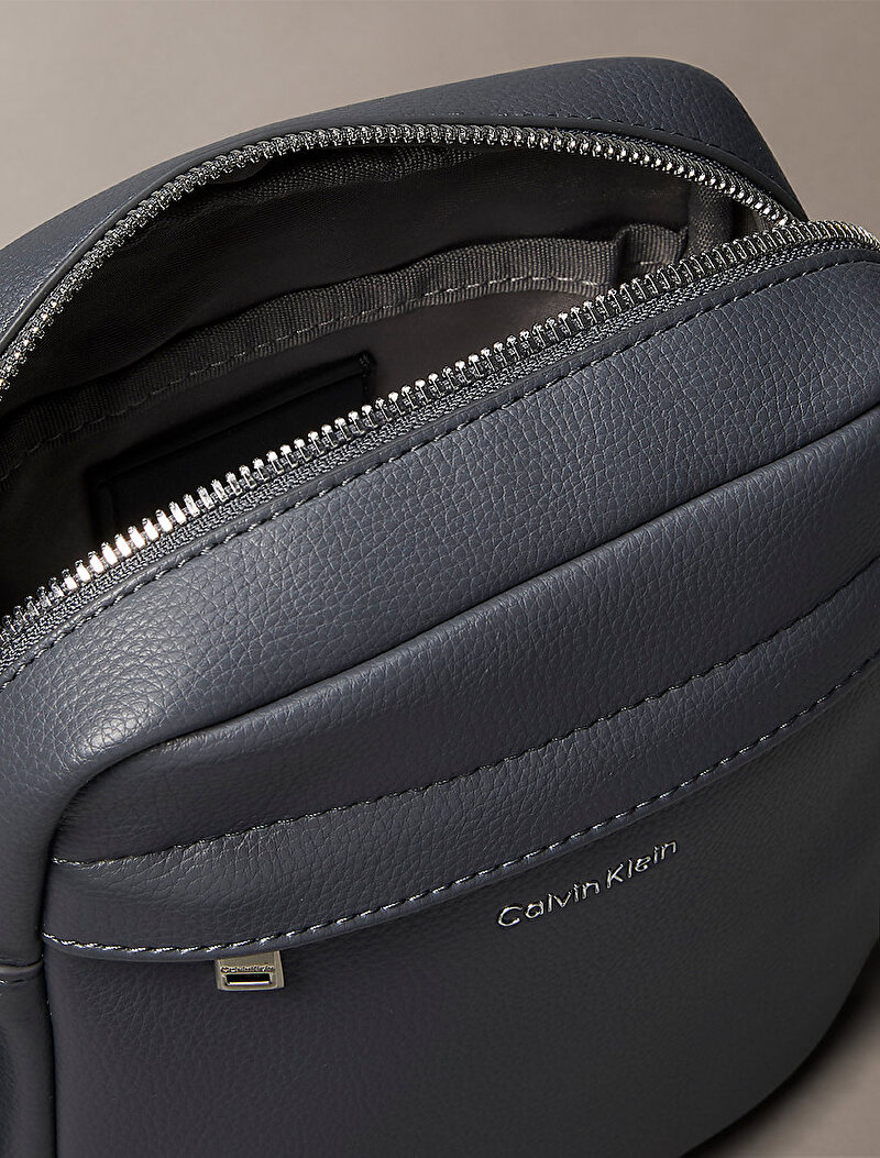 Calvin Klein Gri Renkli Erkek Raised Reporter Çapraz Çanta