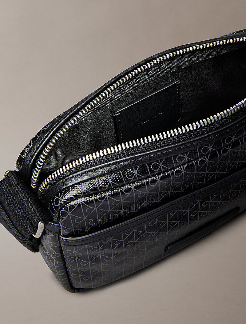 Calvin Klein Siyah Renkli Erkek Emblem Coated Çapraz Çanta