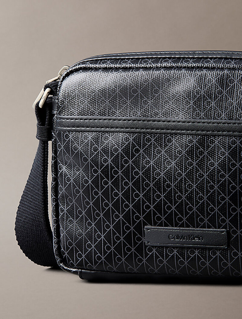 Calvin Klein Siyah Renkli Erkek Emblem Coated Çapraz Çanta
