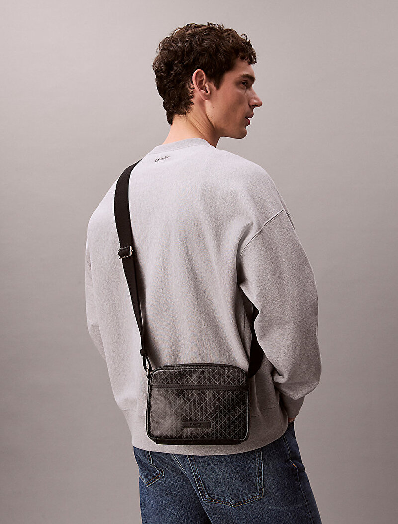 Calvin Klein Siyah Renkli Erkek Emblem Coated Çapraz Çanta