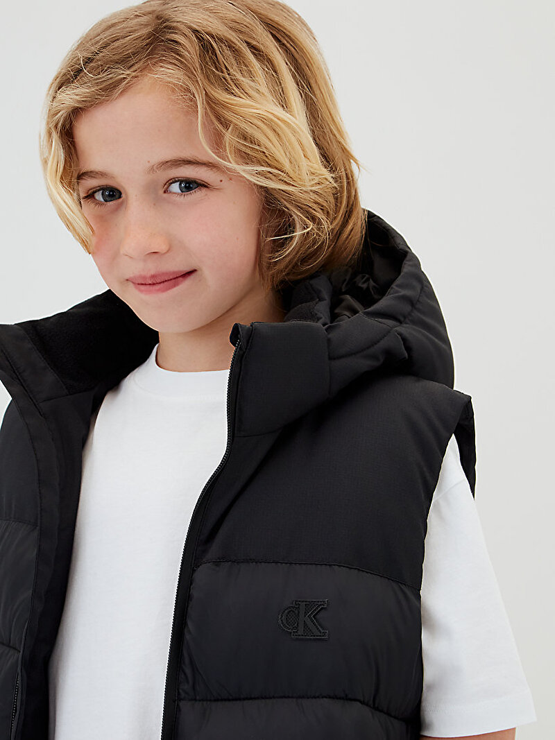 Calvin Klein Siyah Renkli Erkek Çocuk CK Tonal Block Padded Yelek
