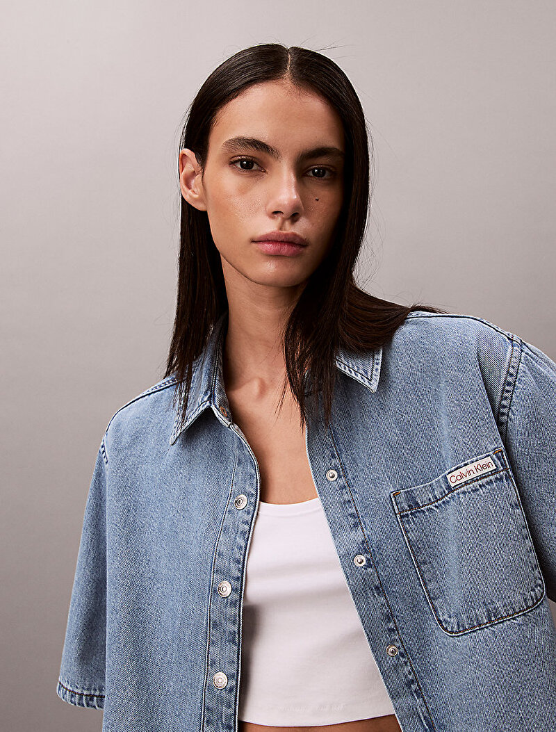 Calvin Klein Mavi Renkli Kadın Boxy Cropped Denim Gömlek