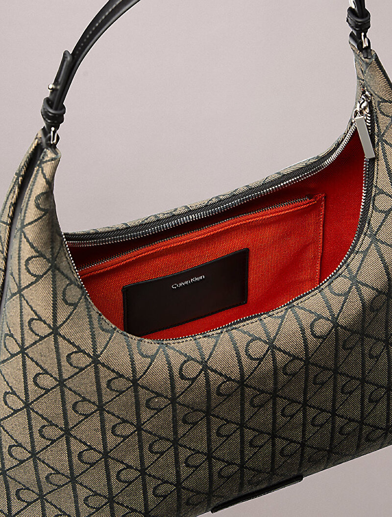 Calvin Klein Siyah Renkli Kadın Emblem Jacquard Omuz Çantası