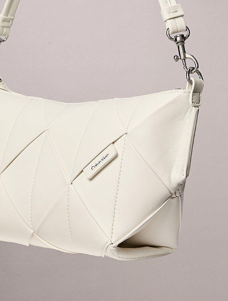 Calvin Klein Beyaz Renkli Kadın Woven Omuz Çantası