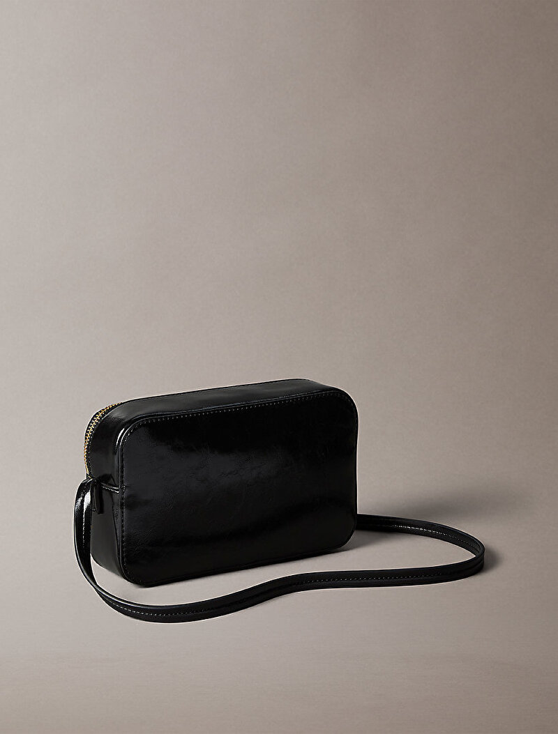 Calvin Klein Siyah Renkli Kadın Foil Logo Glossy Camera Çanta