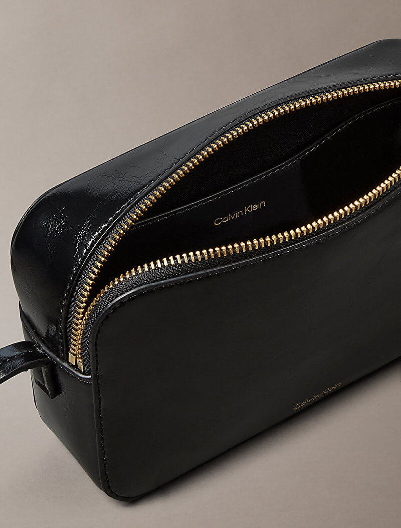 Calvin Klein Siyah Renkli Kadın Foil Logo Glossy Camera Çanta