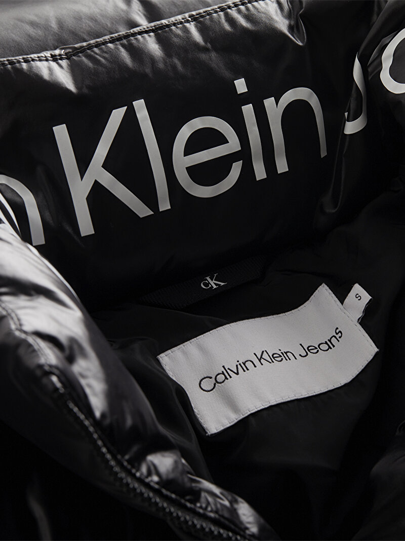 Calvin Klein Siyah Renkli Kadın Shiny Short Fitted Mont