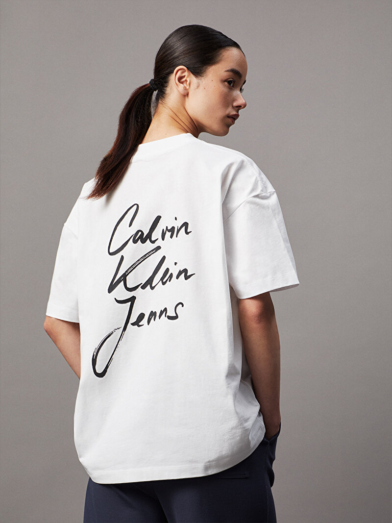 Calvin Klein Beyaz Renkli Kadın Script Institutional T-shirt