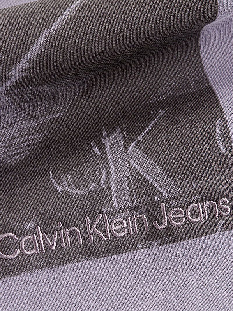 Calvin Klein Mor Renkli Unisex TV Disrupted Monogram T-Shirt