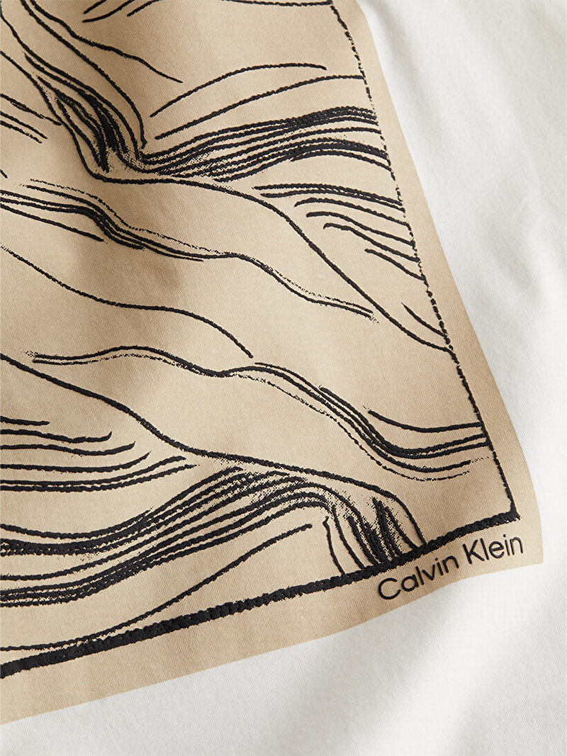 Calvin Klein Beyaz Renkli Kadın Surface Print T-Shirt