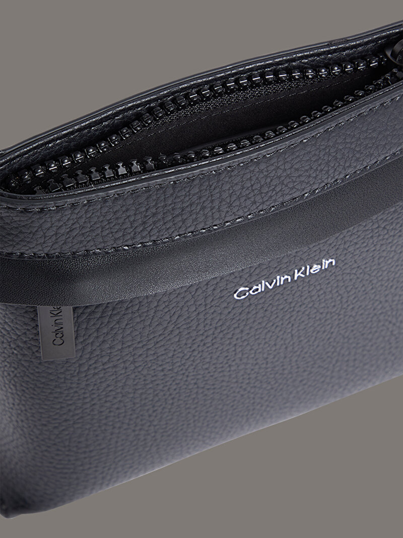 Calvin Klein Siyah Renkli Erkek CK Must Flatback Çapraz Çanta