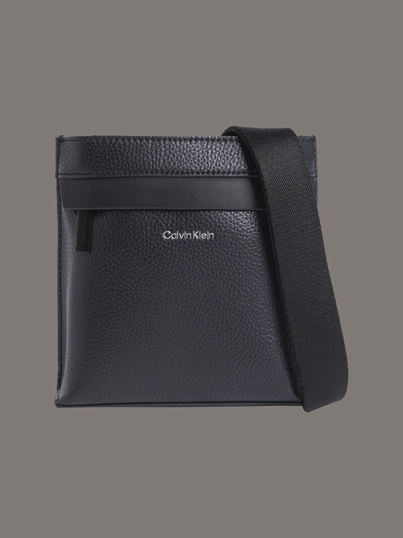 Calvin Klein Siyah Renkli Erkek CK Must Flatback Çapraz Çanta