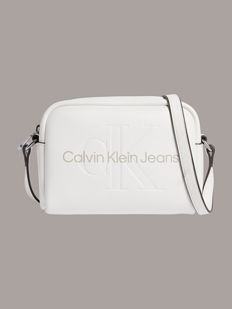 Calvin Klein Beyaz Renkli Kadın Sculpted Camera Çanta