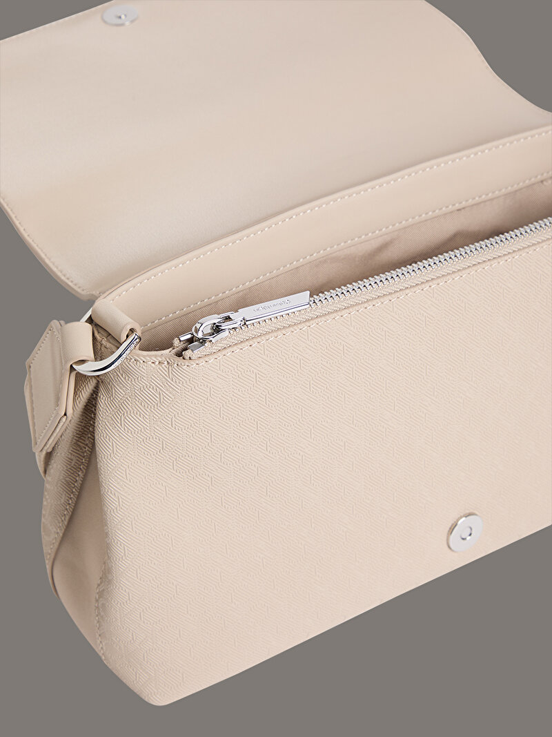 Calvin Klein Bej Renkli Kadın CK Must Mono Satchel Çanta