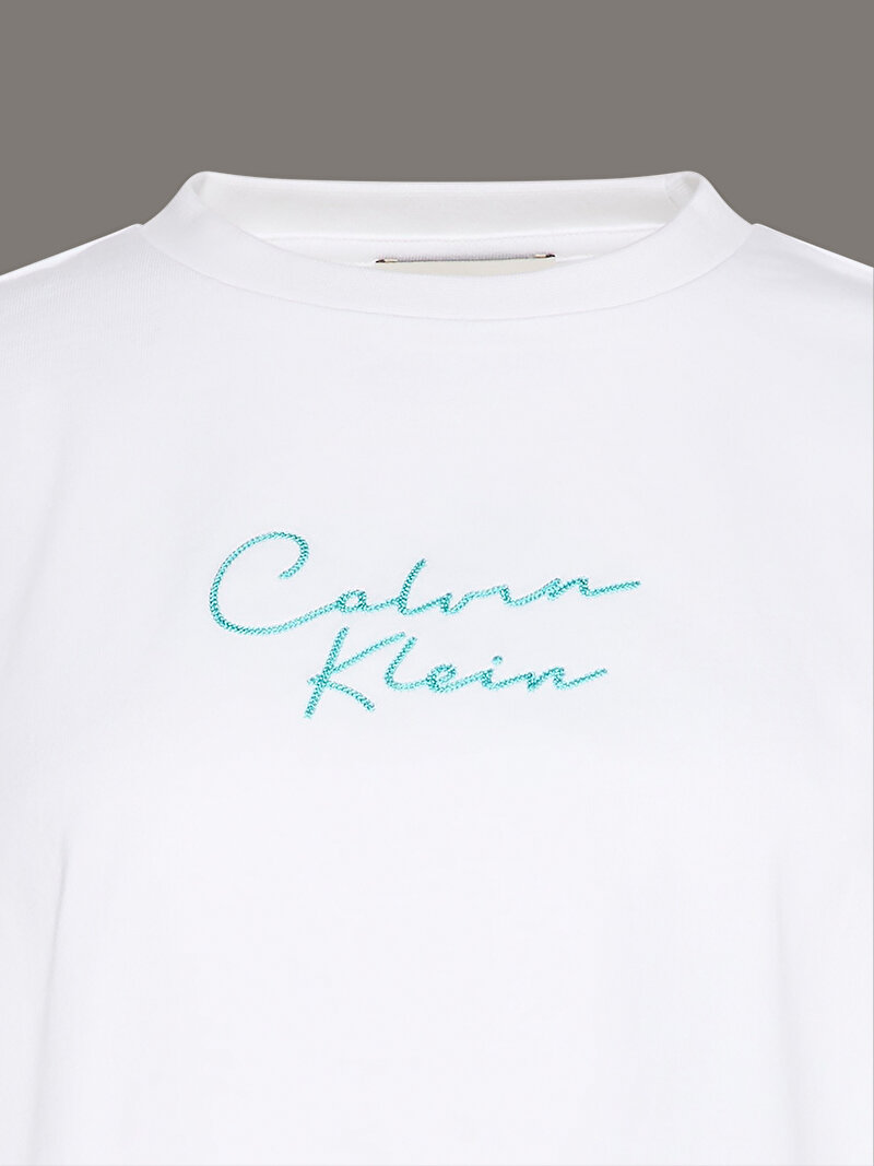 Calvin Klein Beyaz Renkli Kadın Crop Boxy Chain T-shirt