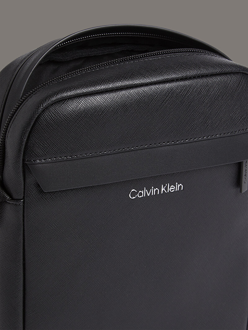 Calvin Klein Siyah Renkli Erkek CK Must Reporter Çapraz Çanta