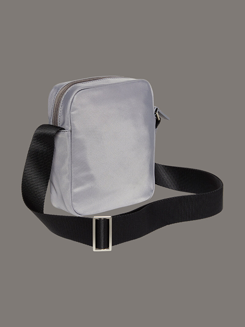 Calvin Klein Gri Renkli Erkek Sleek Reporter Çapraz Çanta