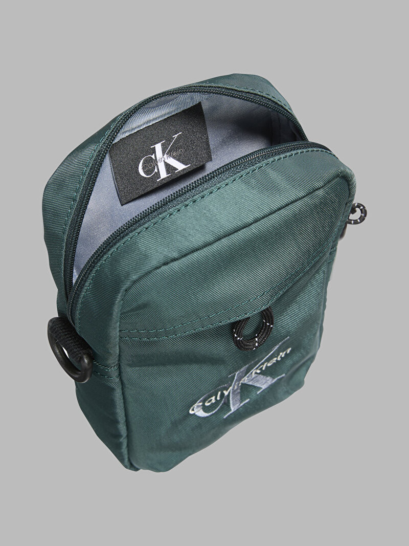 Calvin Klein Yeşil Renkli Erkek Bold Logo Naylon Slim Çapraz Çanta