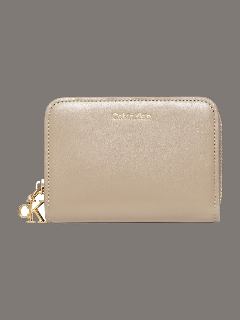 Calvin Klein Bej Renkli Kadın CK Medium Flap Cüzdan