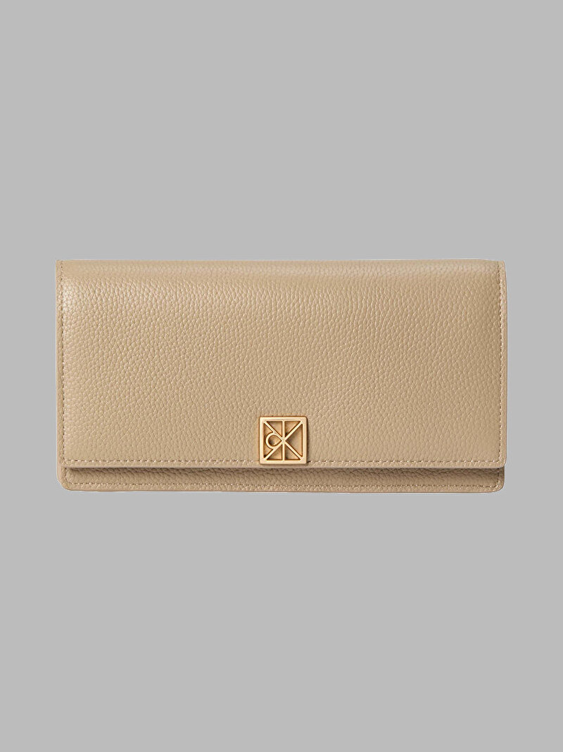 Calvin Klein Bej Renkli Kadın Emblem Pebble Cüzdan