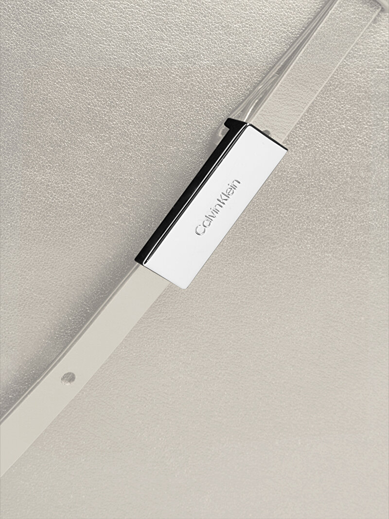 Calvin Klein Beyaz Renkli Kadın Line Çapraz Çanta