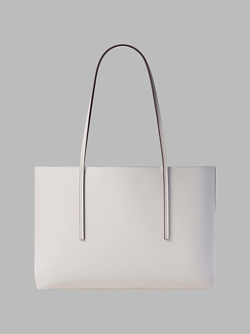 Calvin Klein Beyaz Renkli Kadın Bold Ck Medium Tote Çanta