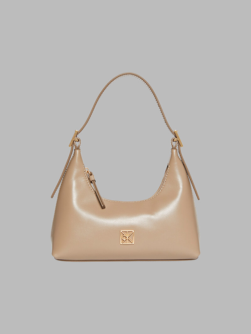 Calvin Klein Bej Renkli Kadın Emblem Mini Çapraz Çanta