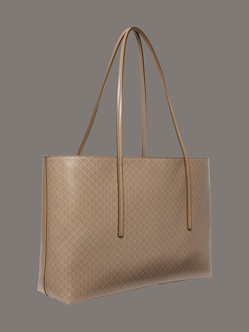 Calvin Klein Bej Renkli Kadın Emblem Tote Çanta