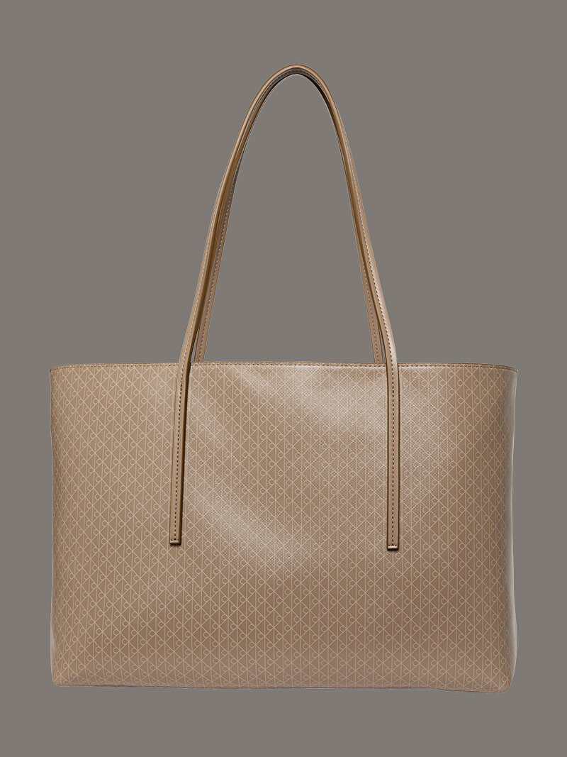 Calvin Klein Bej Renkli Kadın Emblem Tote Çanta