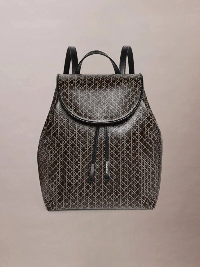 Calvin Klein Kahverengi Renkli Kadın Emblem Sırt Çantası