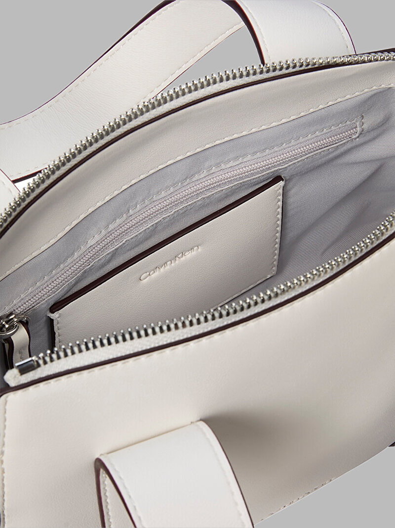 Calvin Klein Beyaz Renkli Kadın Webbing Strap Pocket Çapraz Çanta