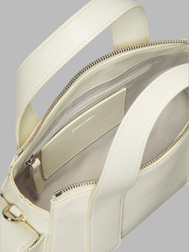 Calvin Klein Beyaz Renkli Kadın Webbing Strap Pocket Çapraz Çanta