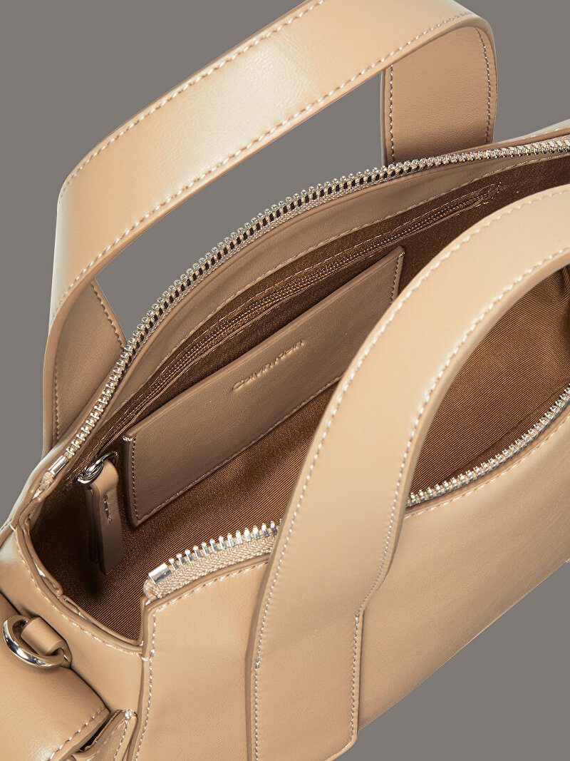 Calvin Klein Bej Renkli Kadın Webbing Strap Pocket Çapraz Çanta