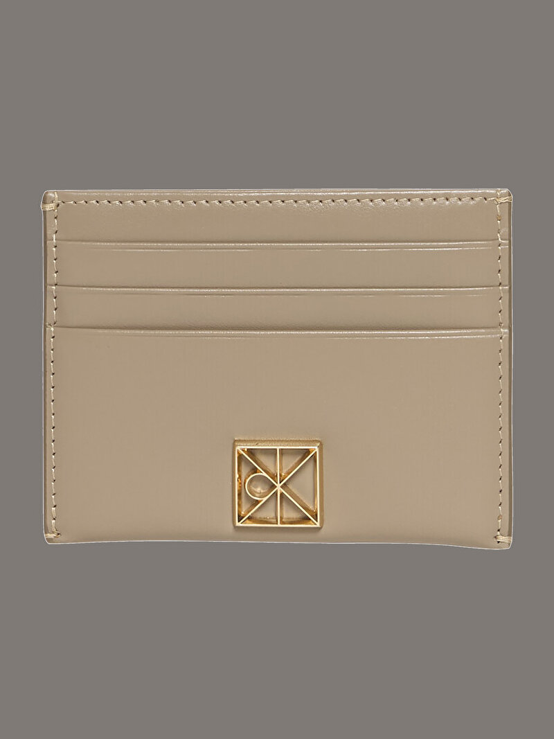 Calvin Klein Bej Renkli Kadın Emblem Kartlık