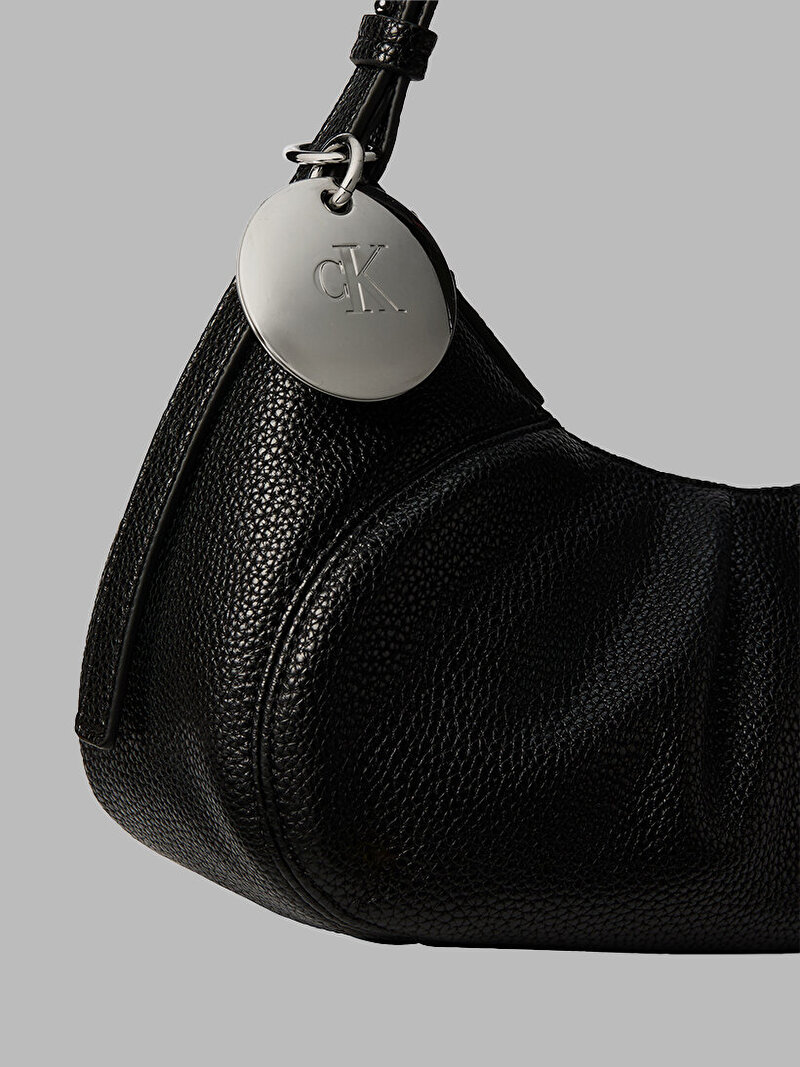 Calvin Klein Siyah Renkli Kadın Engraved Elongate Çapraz Çanta