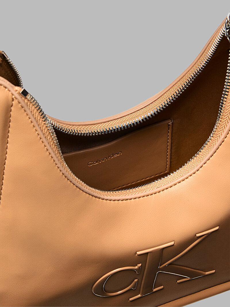 Calvin Klein Bej Renkli Kadın Bold CK Small Çapraz Çanta
