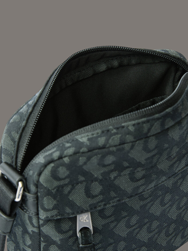 Calvin Klein Siyah Renkli Erkek Slouched Çapraz Çanta