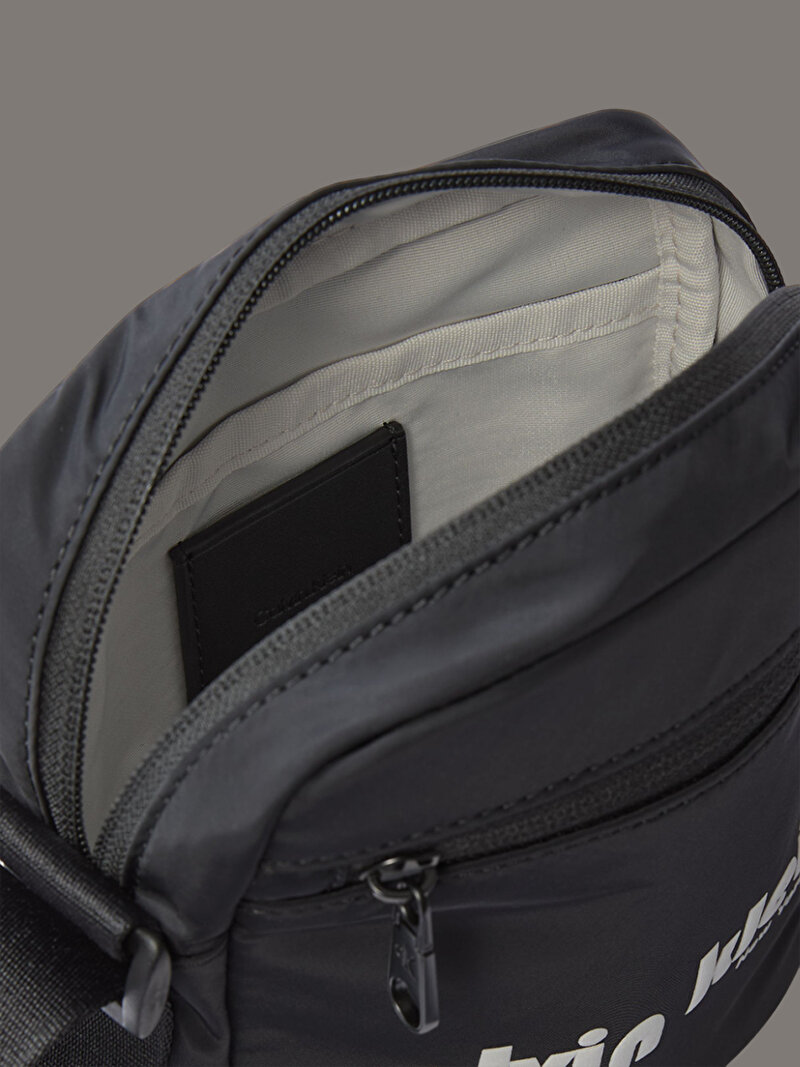 Calvin Klein Siyah Renkli Erkek CKJ Graphic CK Reporter Çapraz Çanta