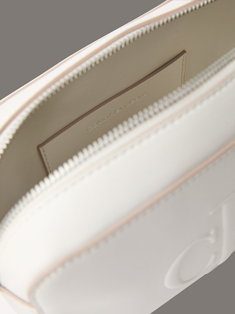 Calvin Klein Beyaz Renkli Kadın Sculpted Camrea Çanta