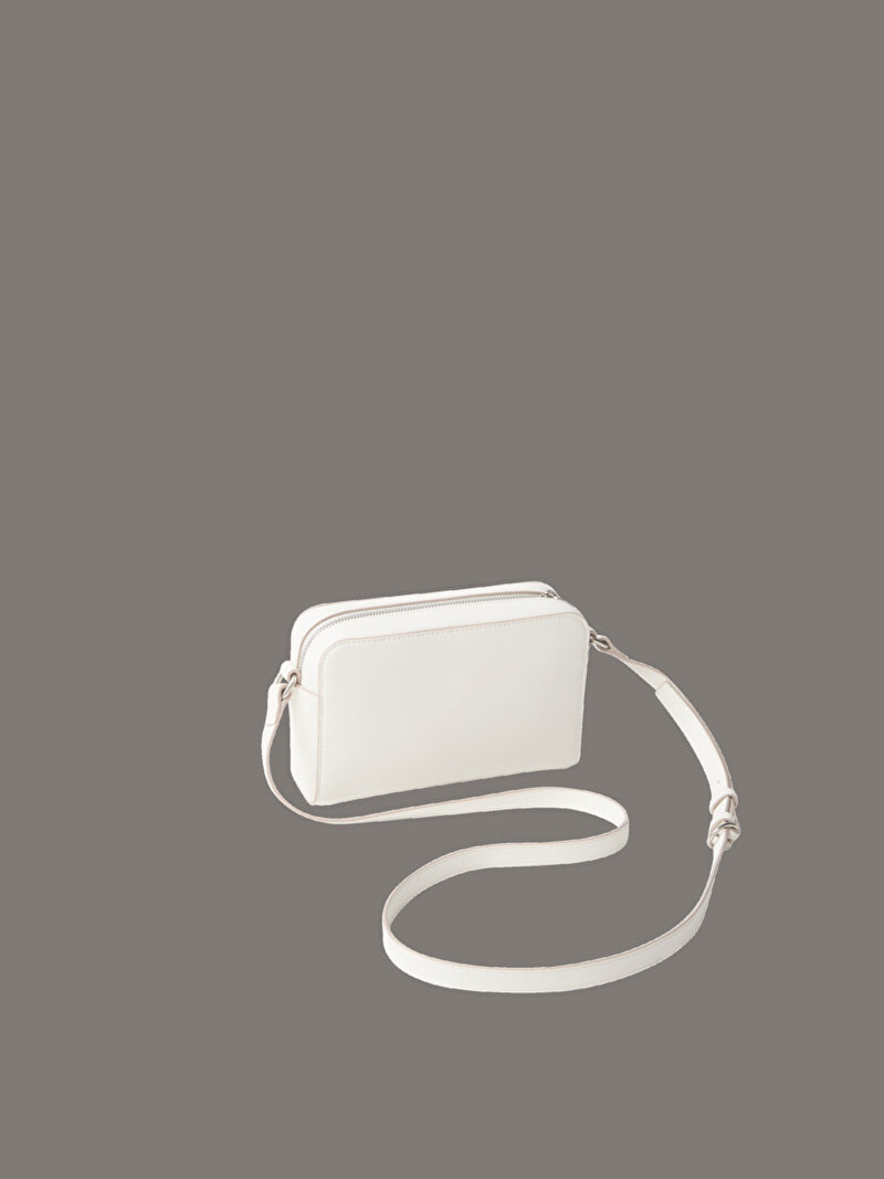 Calvin Klein Beyaz Renkli Kadın Sculpted Camrea Çanta